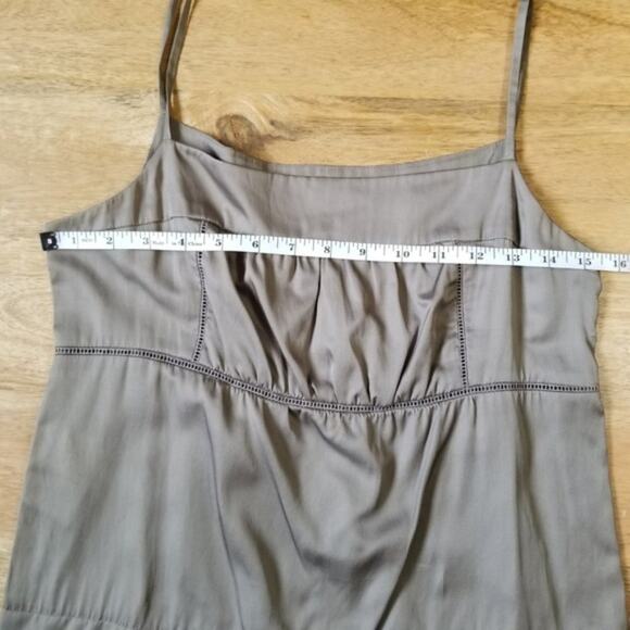 Olive des OLIVE Tiered Tank Mini Dress Taupe - Picture 6 of 7